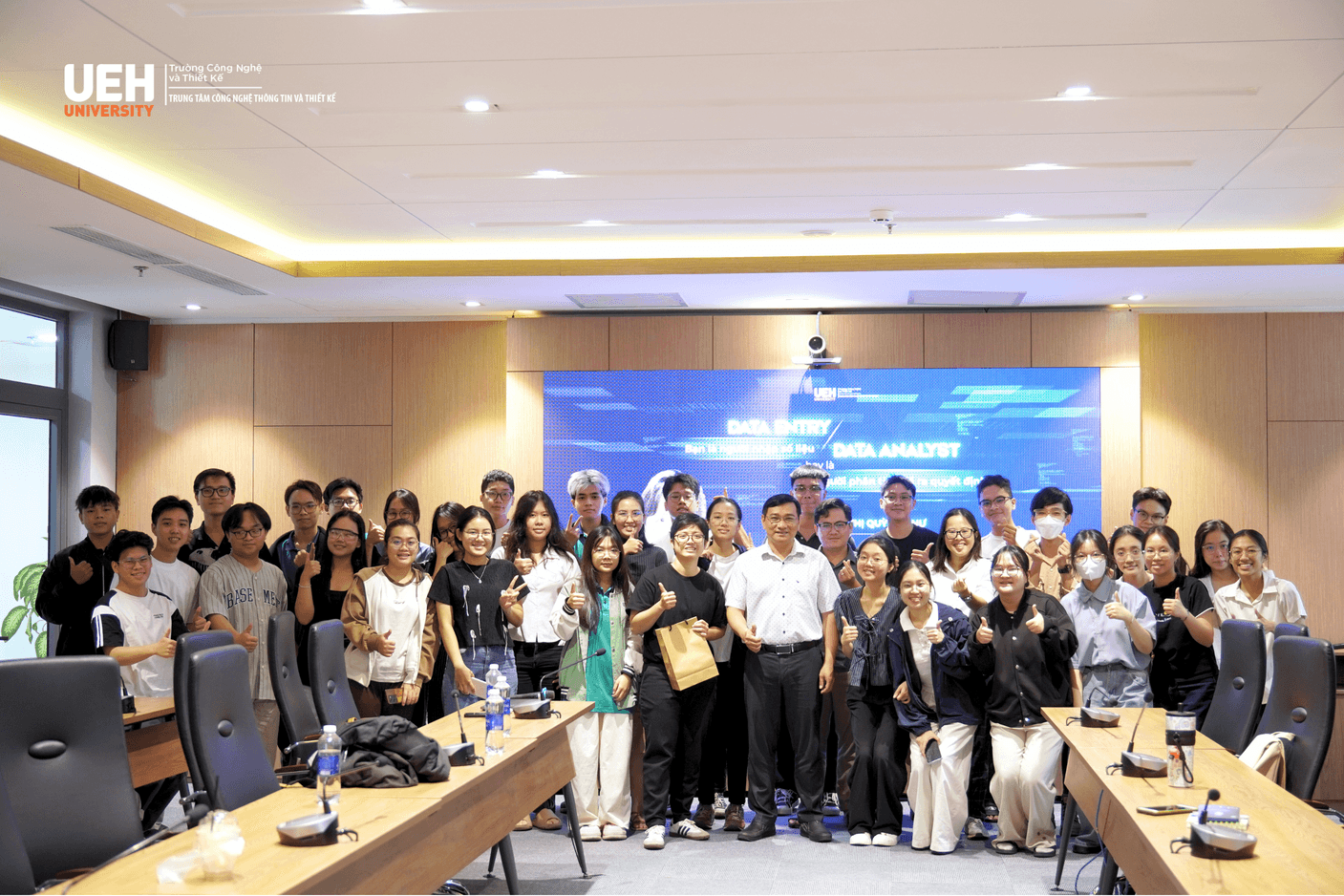 Recap Workshop “Data Entry hay Data Analyst? Bạn là người nhập số liệu… hay là người phân tích để ra quyết định?”
